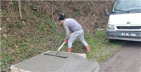 Korgan’da Kırsal Mahallelerde Çöp Konteynırlarına Beton Zemin Desteği